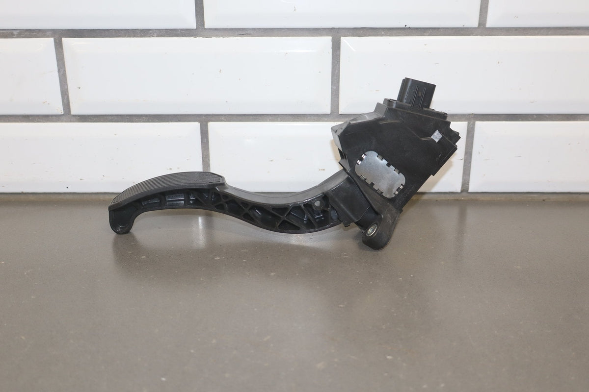 2012 Toyota Sienna Throttle Accelerator Pedal OEM