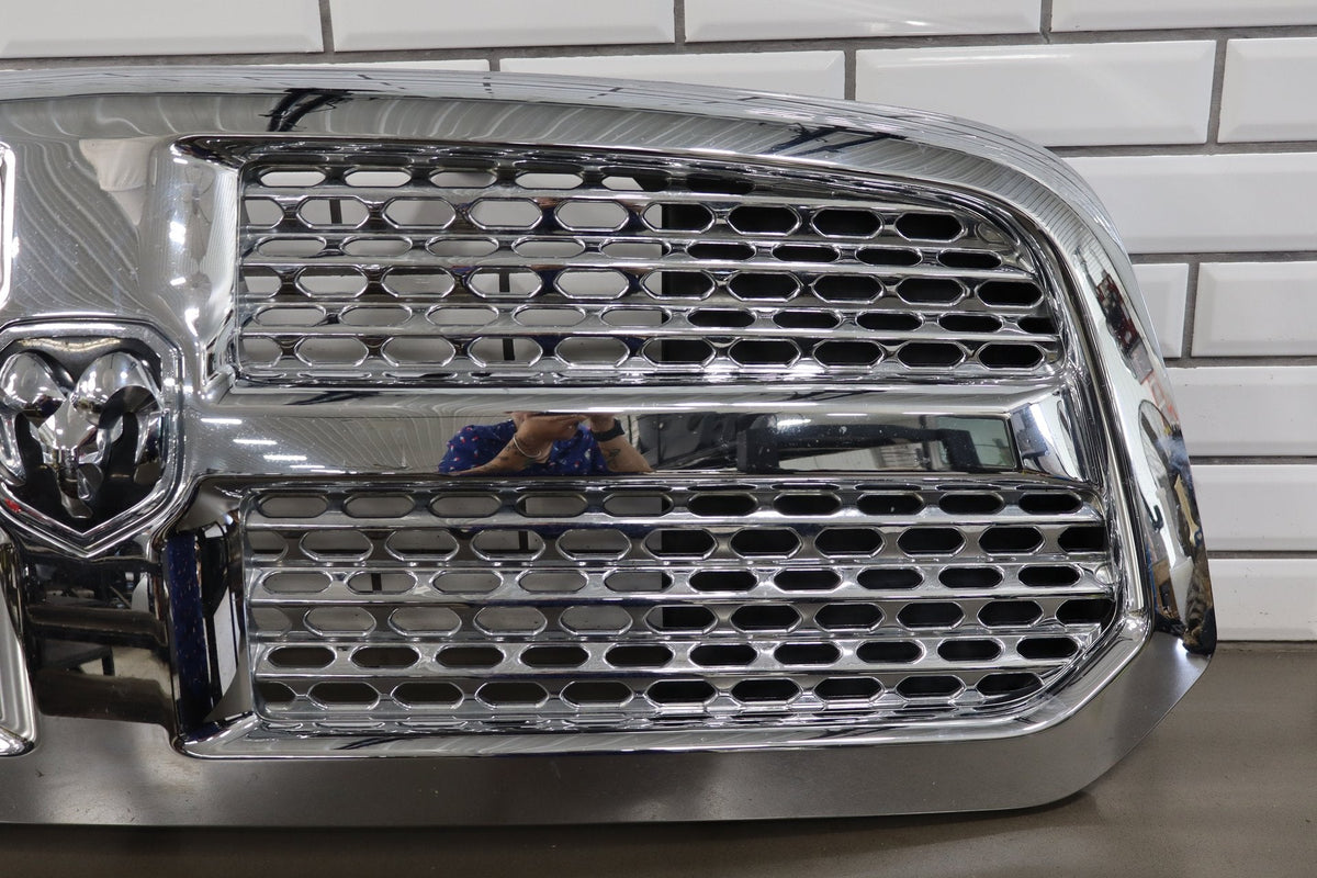 2013-2013 Ram 1500 Laramie Chrome Grille Assembly 68094301AC OEM