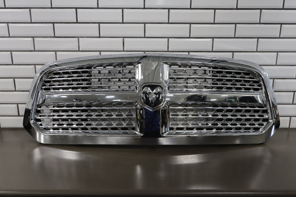 2013-2013 Ram 1500 Laramie Chrome Grille Assembly 68094301AC OEM