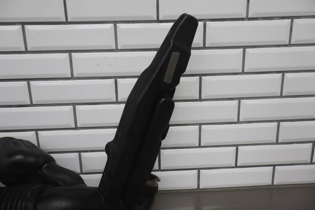 2013 - 2016 Chevrolet Suburban 2500 6.0L Air Cleaner 22844820 OEM