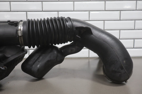 2013 - 2016 Chevrolet Suburban 2500 6.0L Air Cleaner 22844820 OEM