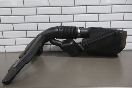 2013 - 2016 Chevrolet Suburban 2500 6.0L Air Cleaner 22844820 OEM