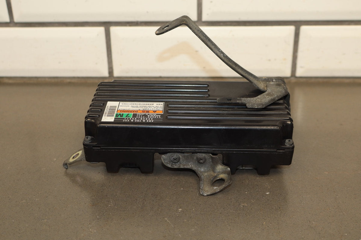 2013-2017 Lexus LS460 XF40 AWD ABS VSC TRC Skid Control Module 89540-50671 OEM