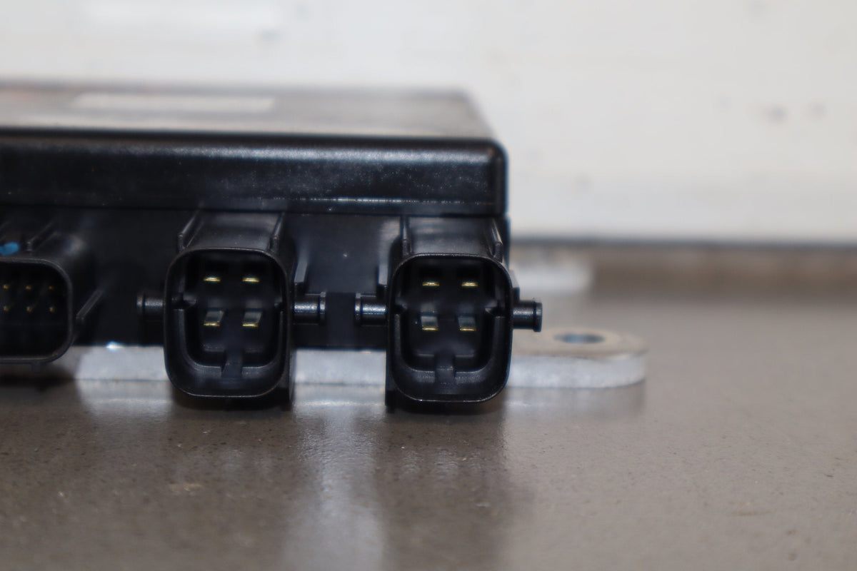 2013-2017 Lexus LS460 XF40 Fuel Injector Driver Module 89871-50010 OEM