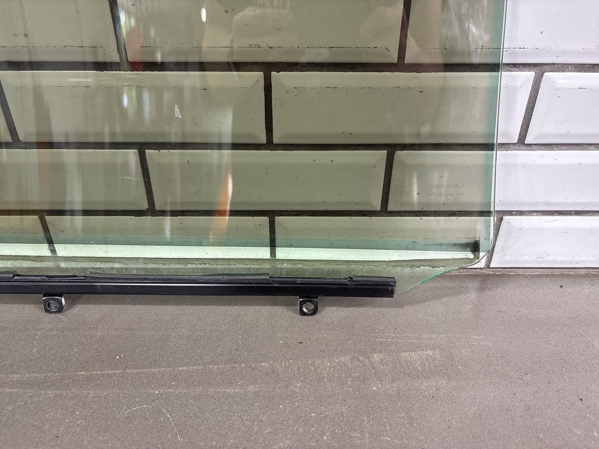 2013-2017 Lexus LS460 XF40 LH Rear Door Window Glass Tinted Privacy Assembly