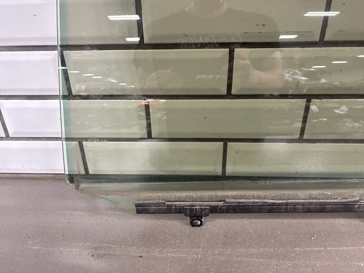 2013-2017 Lexus LS460 XF40 LH Rear Door Window Glass Tinted Privacy Assembly