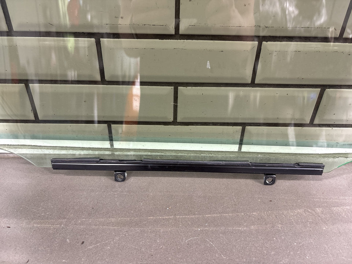 2013-2017 Lexus LS460 XF40 LH Rear Door Window Glass Tinted Privacy Assembly