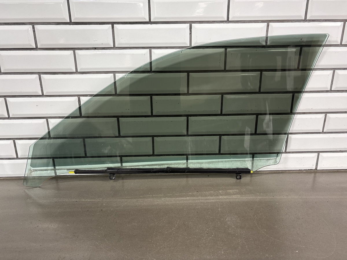 2013-2017 Lexus LS460 XF40 RH Front Door Window Glass Tinted Privacy Assembly