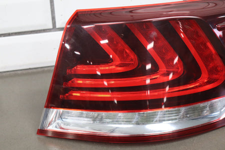 2013-2017 Lexus LS460 XF40 RH Outer Quarter Panel Tail Light 81551-50240 OEM
