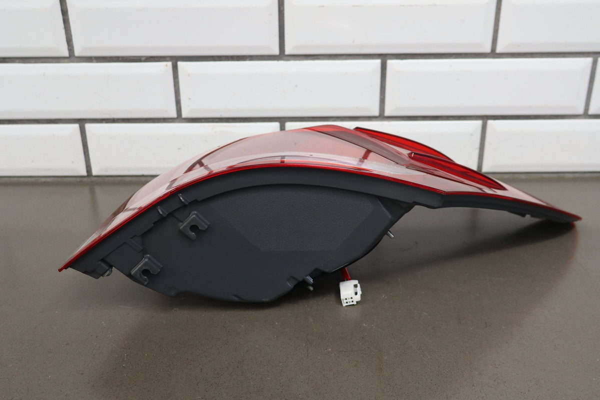 2013-2017 Lexus LS460 XF40 RH Outer Quarter Panel Tail Light 81551-50240 OEM