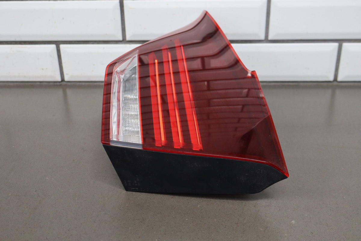 2013-2017 Lexus LS460 XF40 RH Passenger Inner Trunk Lid Tail Light LED Tested