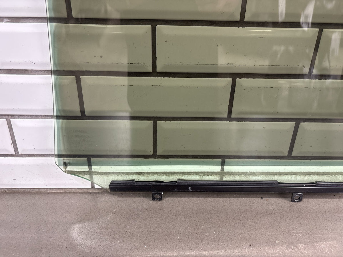 2013-2017 Lexus LS460 XF40 RH Rear Door Window Glass Tinted Privacy Assembly