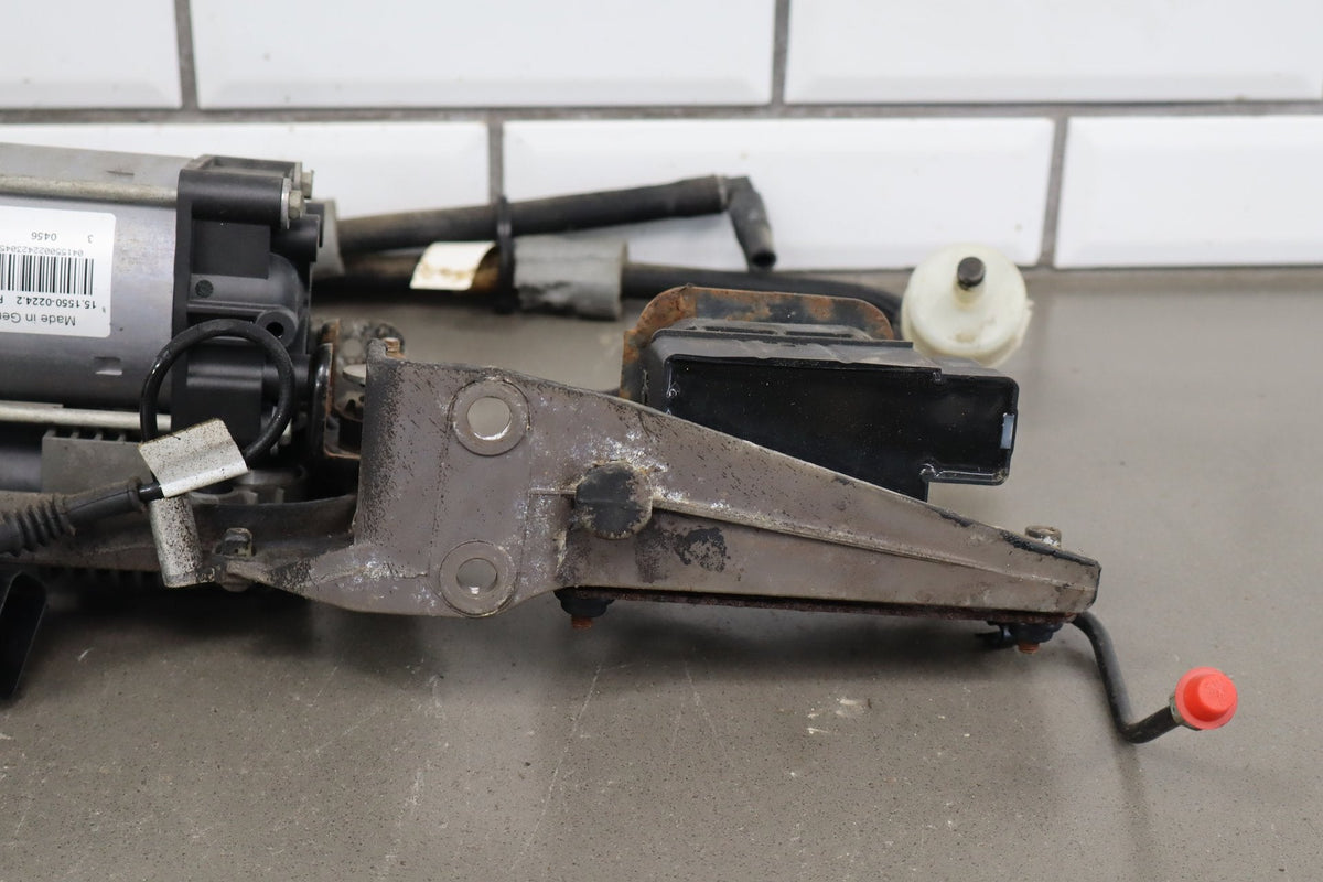 2013-2018 Ram 1500 Air Ride Compressor Valve Block Assy
