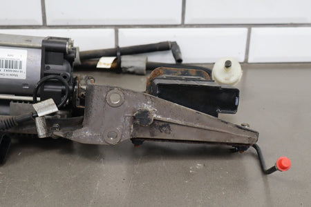 2013-2018 Ram 1500 Air Ride Compressor Valve Block Assy