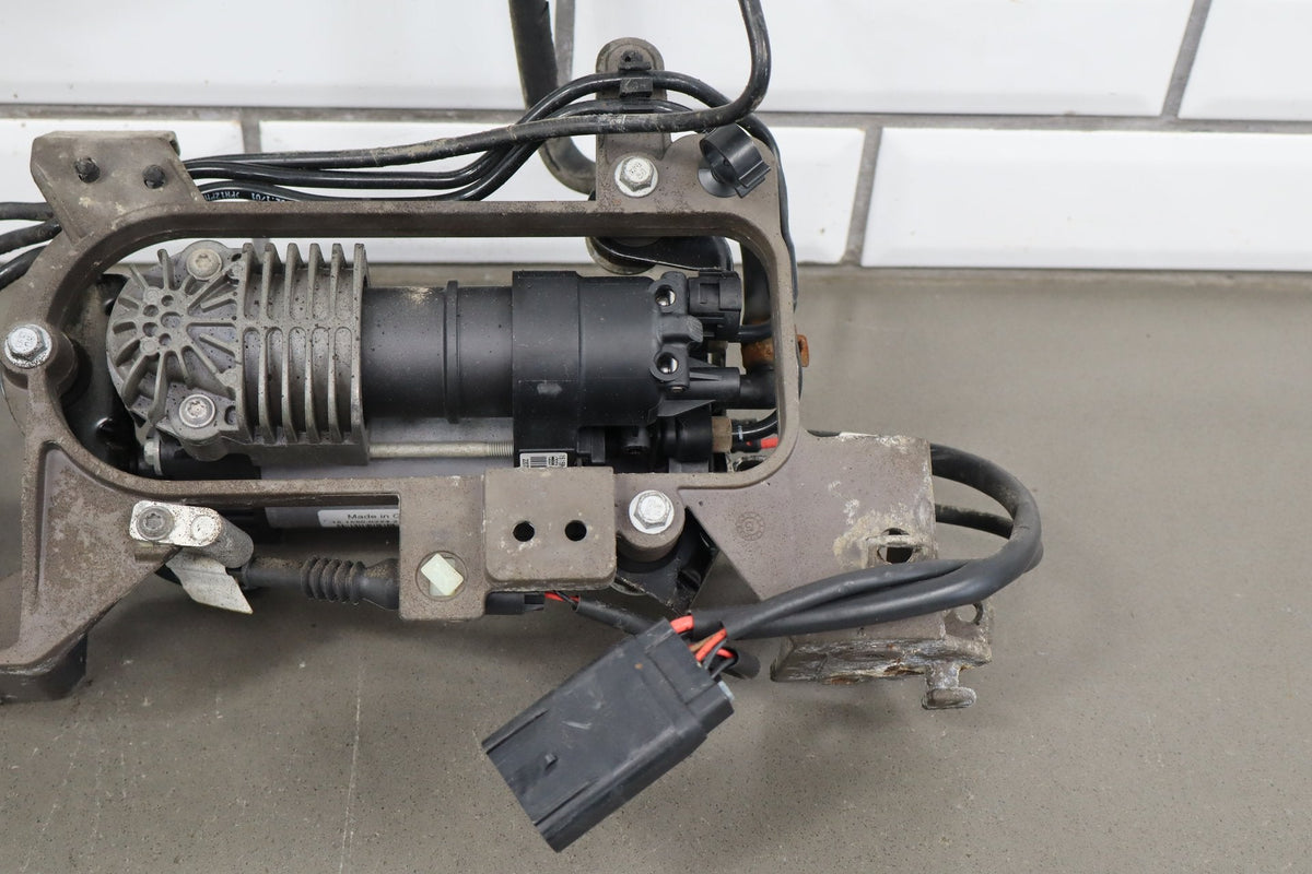 2013-2018 Ram 1500 Air Ride Compressor Valve Block Assy