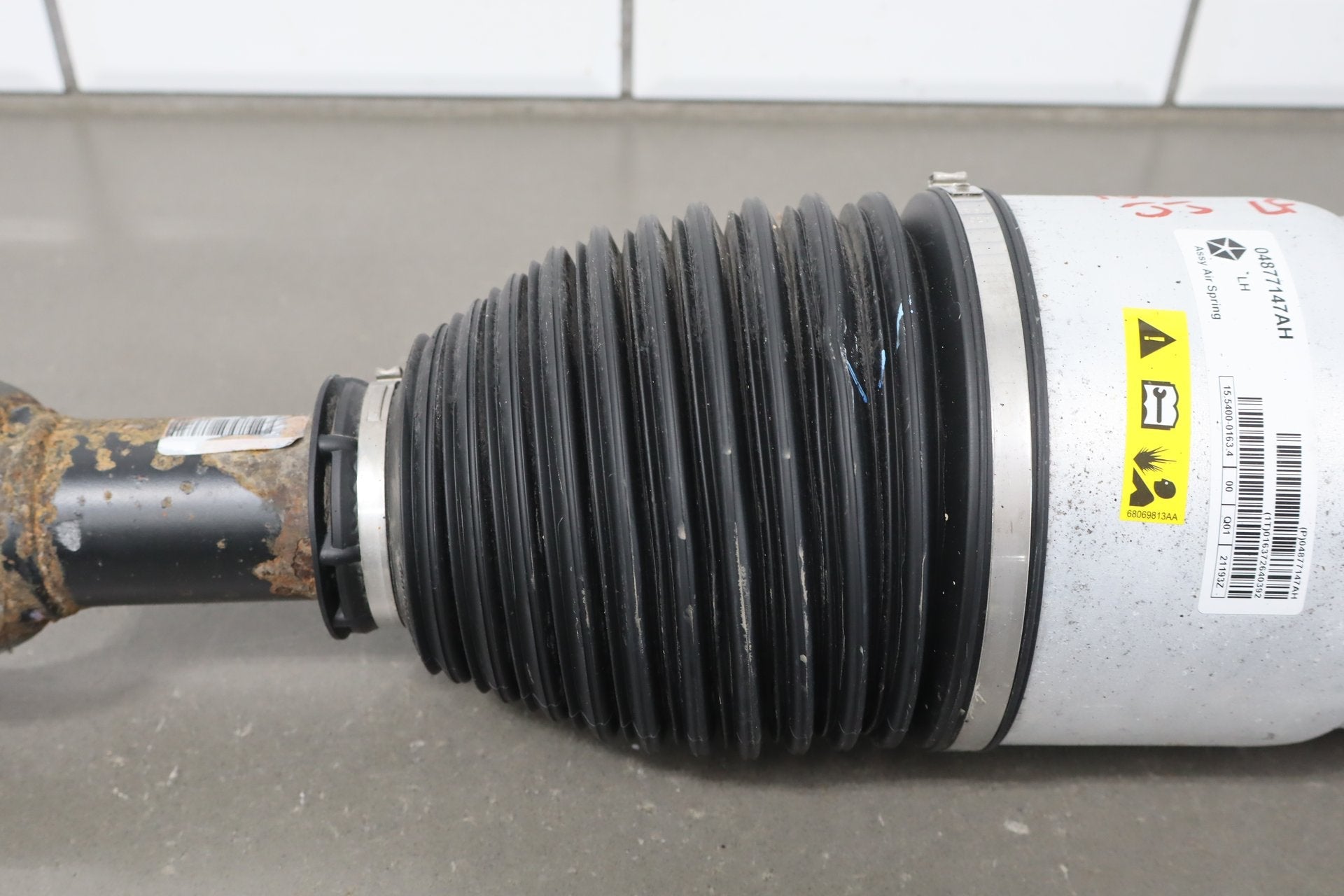 2013-2018 Ram 1500 Driver Left Front Air Suspension Strut OEM