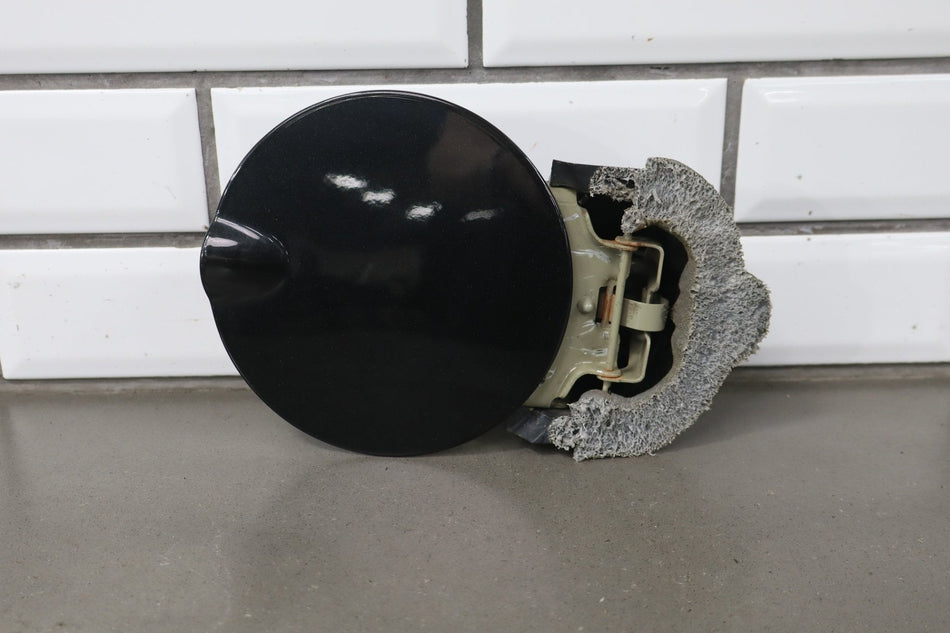 2013-2018 Ram 1500 Fuel Filler Door Brilliant Black PXR