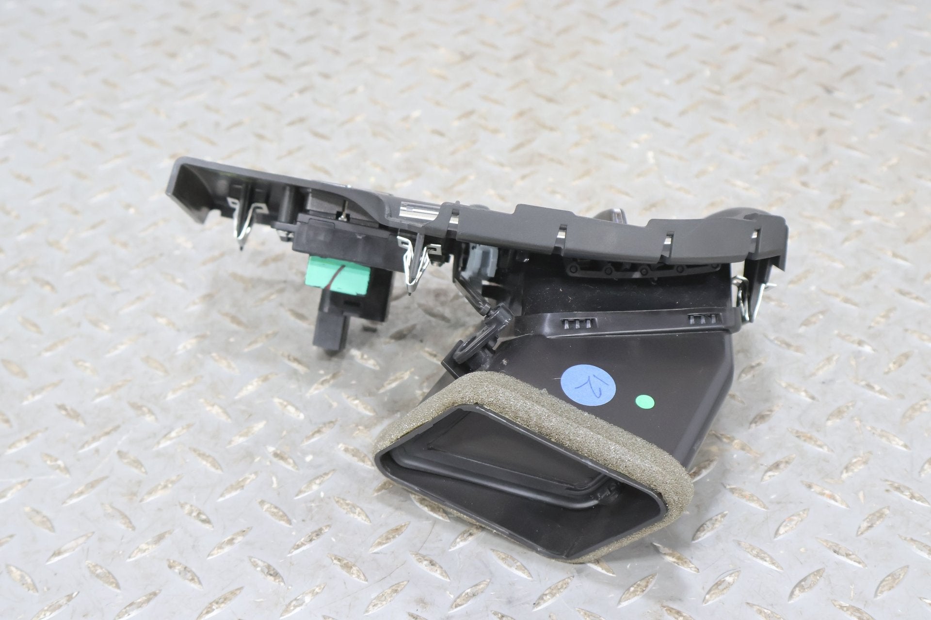 2013 Cadillac CTS- Dash Vent