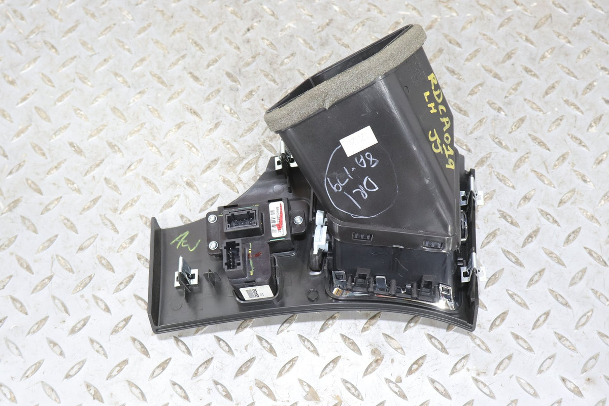 2013 Cadillac CTS- Dash Vent