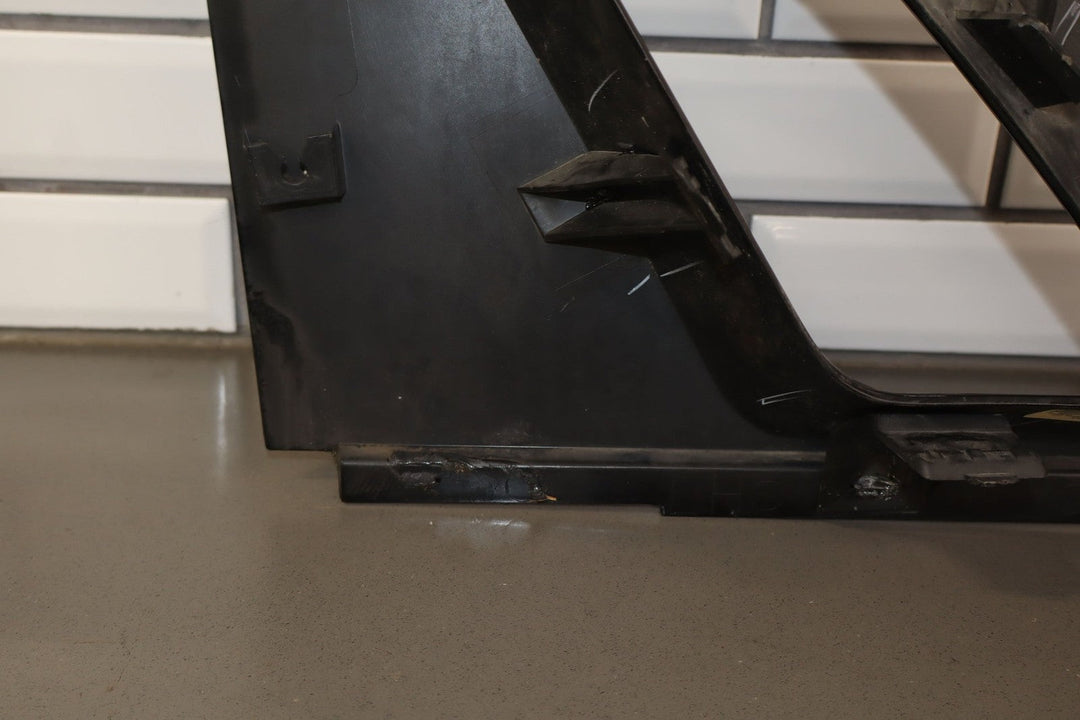 2013 Chevrolet Avalanche - Left Sail Panel Molding