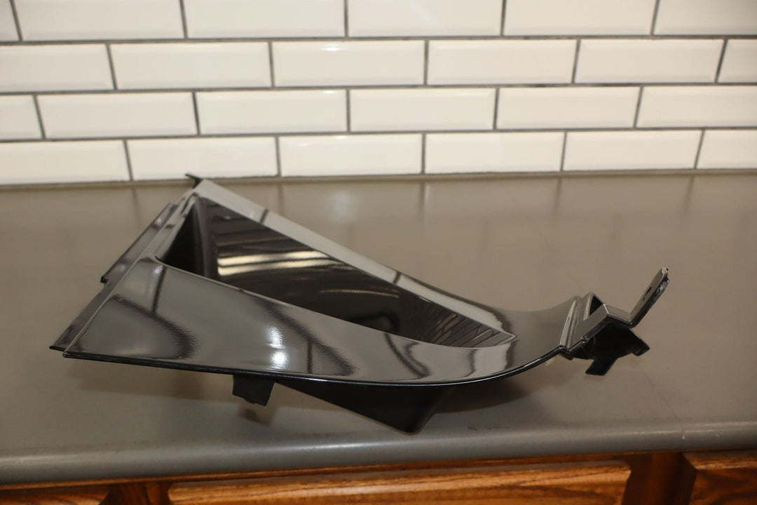 2013 Chevrolet Avalanche - Left Sail Panel Molding