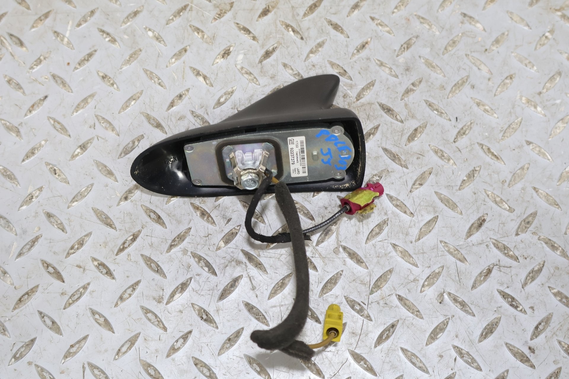 2013 Chevrolet Camaro- Antenna