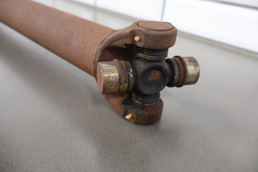 2013 Chevrolet Suburban 2500 4x4 Front Drive Shaft OEM