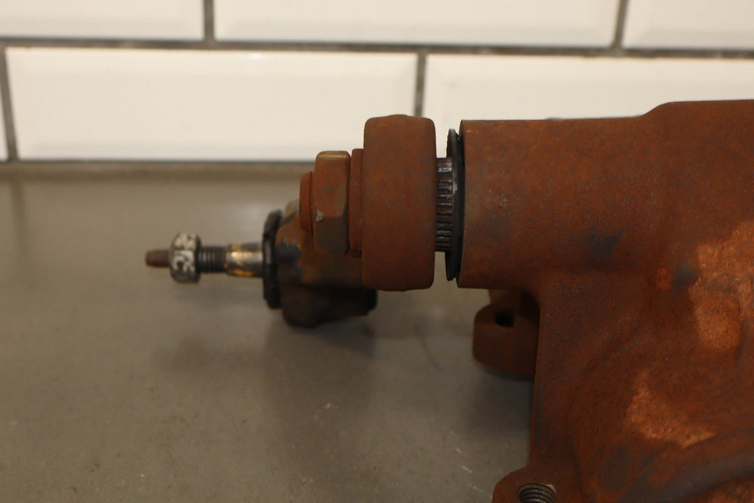 2013 Chevrolet Suburban 2500 4x4 Power Steering Gear Box OEM