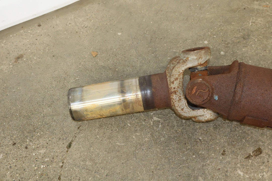 2013 Chevrolet Suburban 2500 GMT900 4x4 Rear Drive Shaft