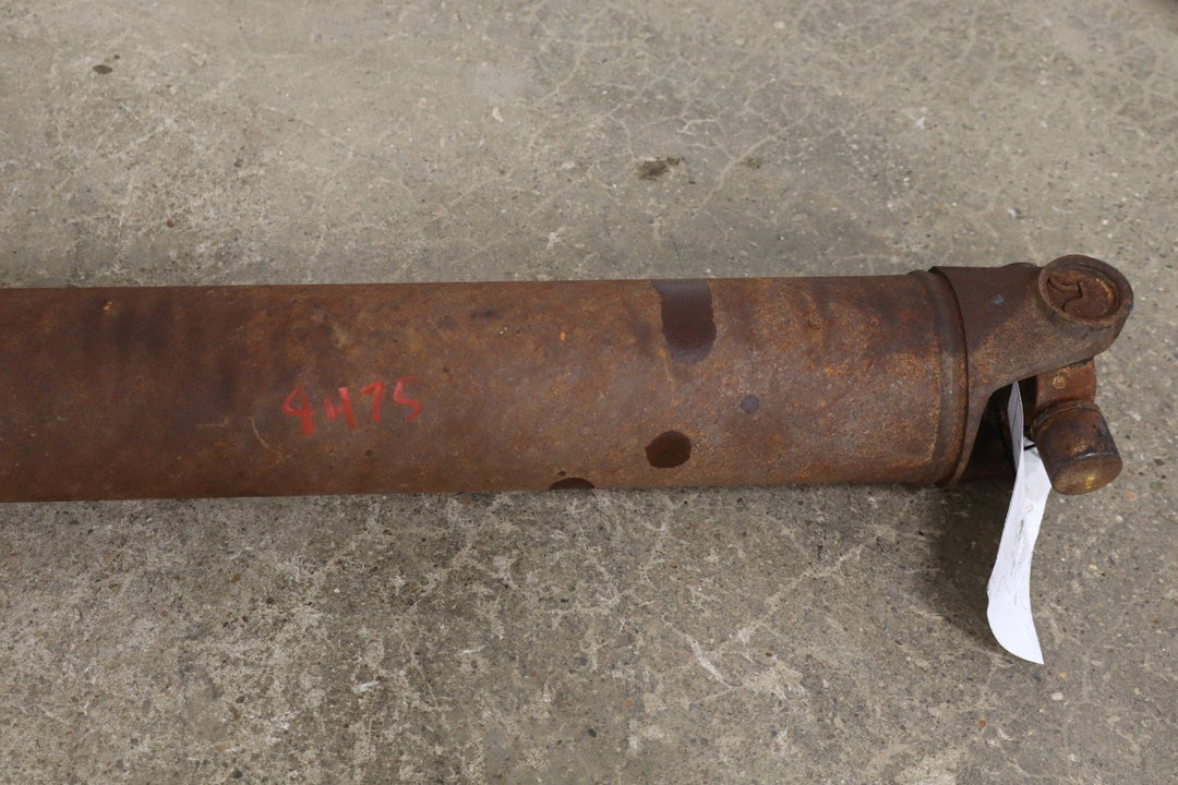 2013 Chevrolet Suburban 2500 GMT900 4x4 Rear Drive Shaft
