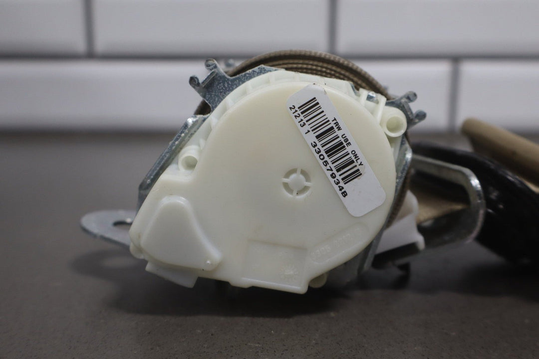 2013 Chevrolet Suburban 2500 Left Rear Seat Belt Light Cashmere 333