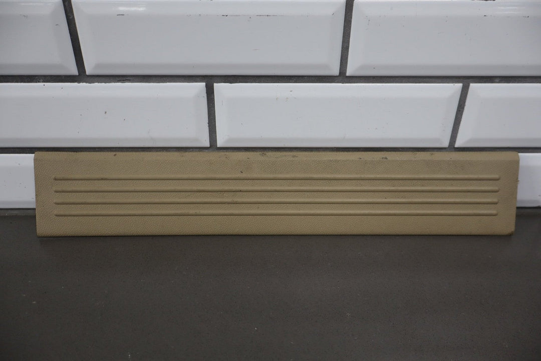 2013 Chevrolet Suburban OEM Sill Plates OEM Light Cashmere