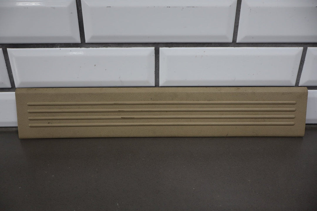 2013 Chevrolet Suburban OEM Sill Plates OEM Light Cashmere