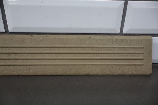 2013 Chevrolet Suburban OEM Sill Plates OEM Light Cashmere