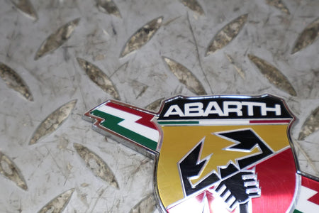 2013 Fiat 500- Emblem