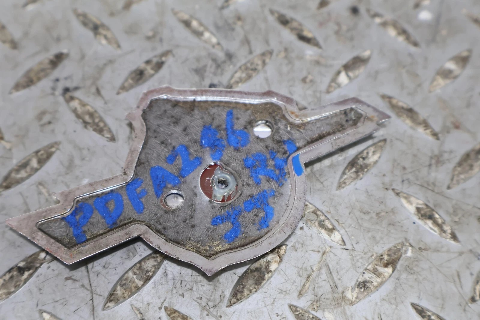 2013 Fiat 500- Emblem