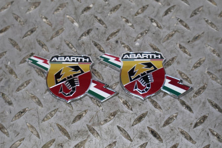 2013 Fiat 500- Emblem