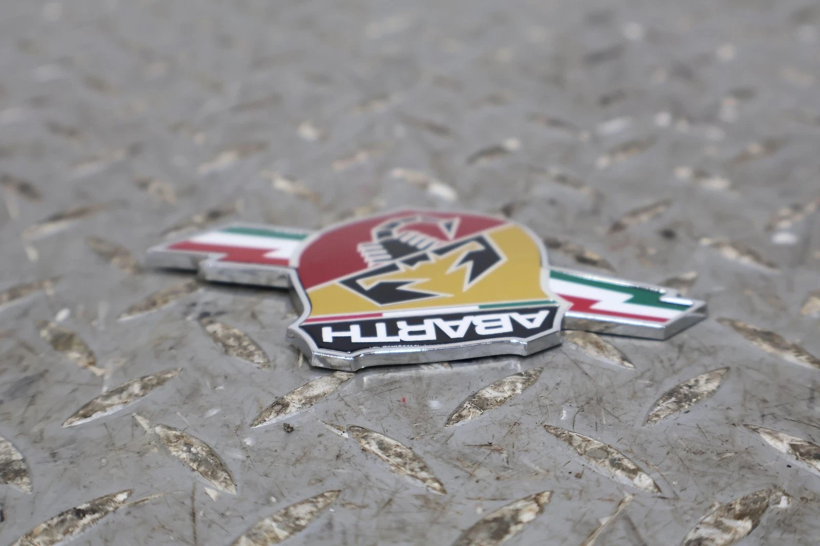 2013 Fiat 500- Emblem