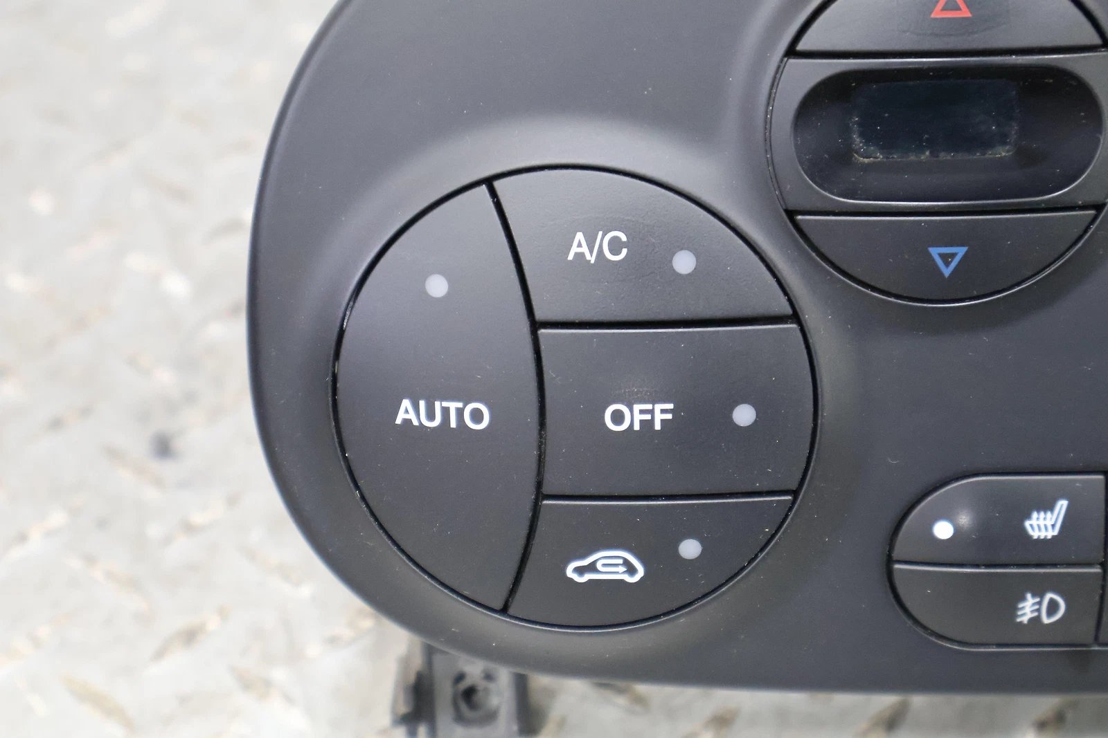 2013 Fiat 500- Heater/AC Controls