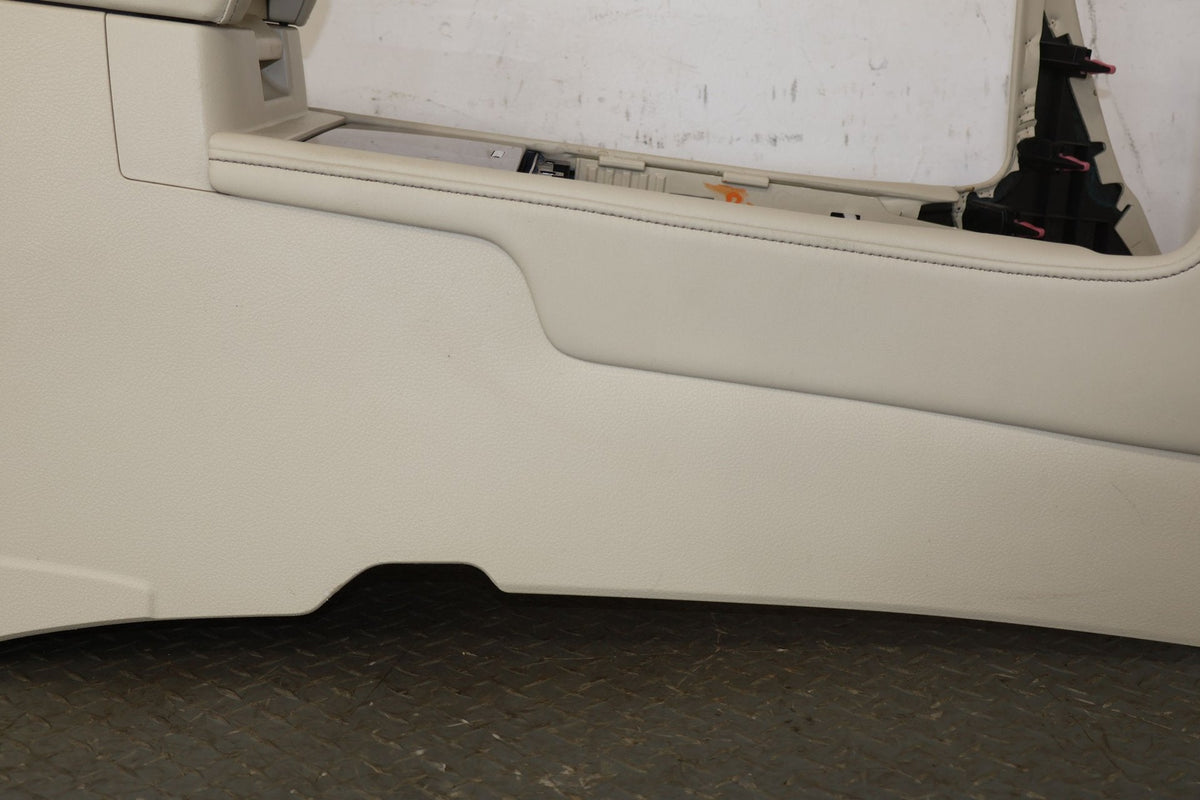 2013 Lexus GX460- Front Console