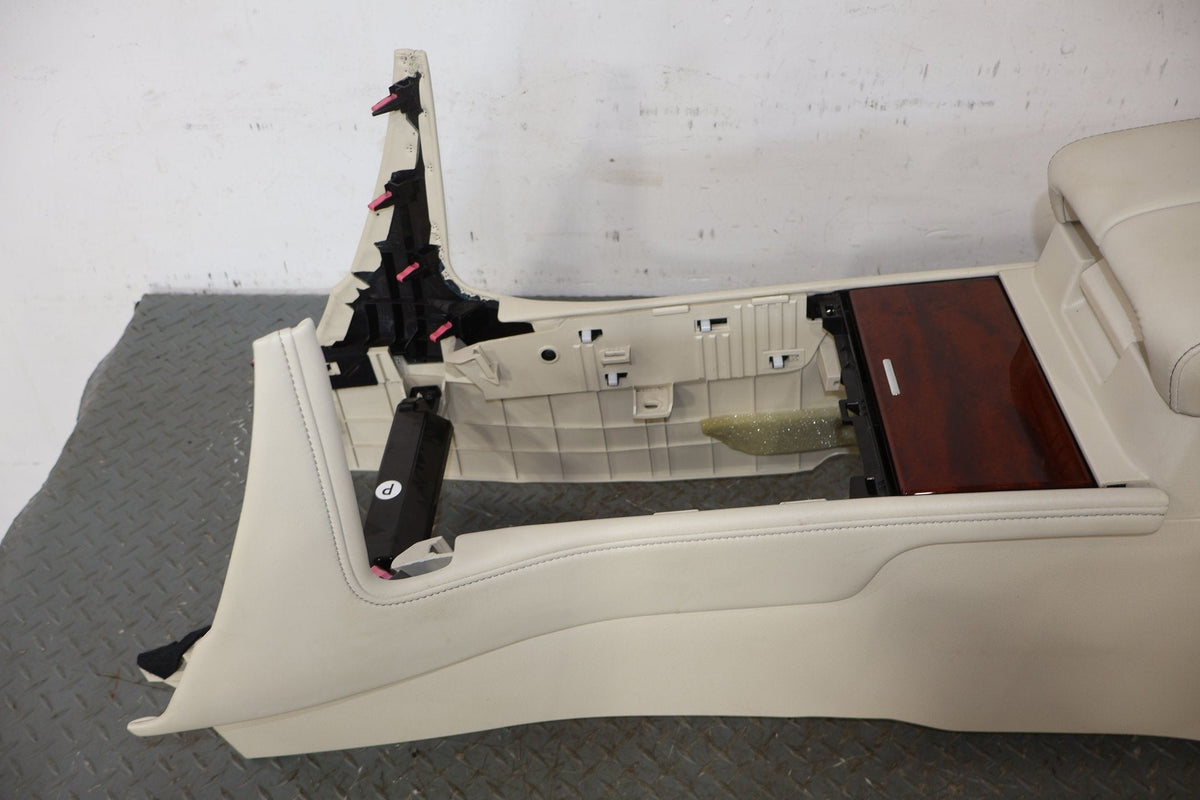 2013 Lexus GX460- Front Console