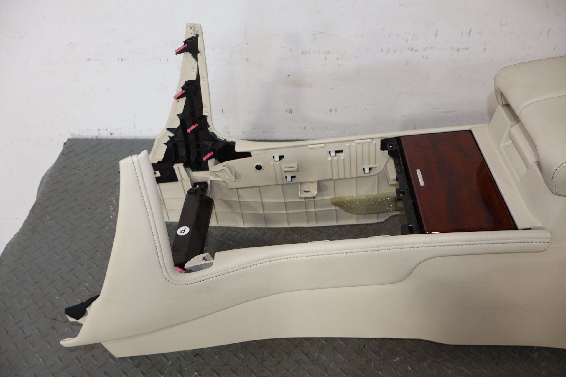 2013 Lexus GX460- Front Console