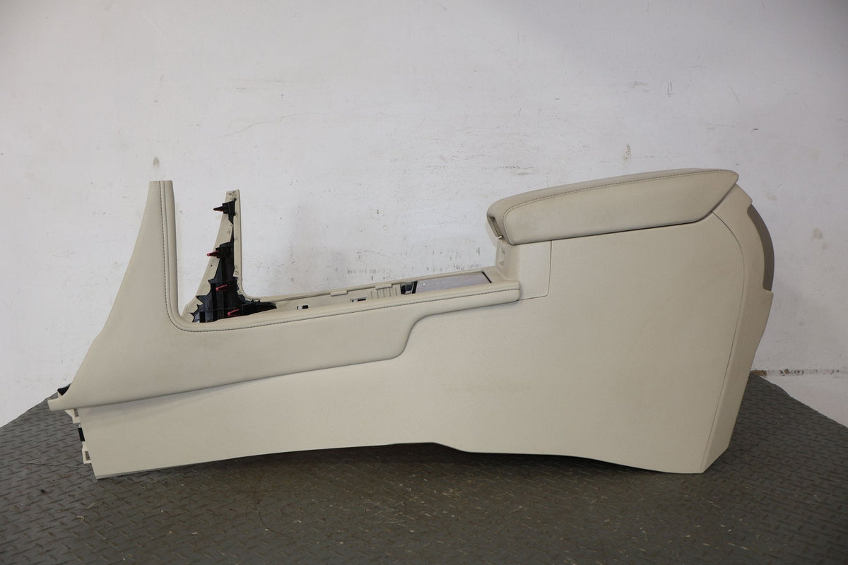 2013 Lexus GX460- Front Console
