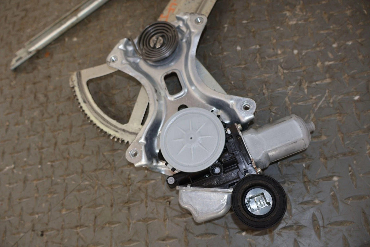 2013 Lexus GX460- FRONT DOOR REGULATOR