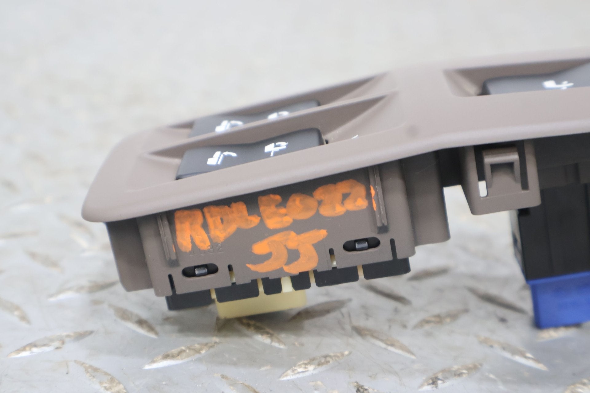 2013 Lexus GX460- Seat Switch