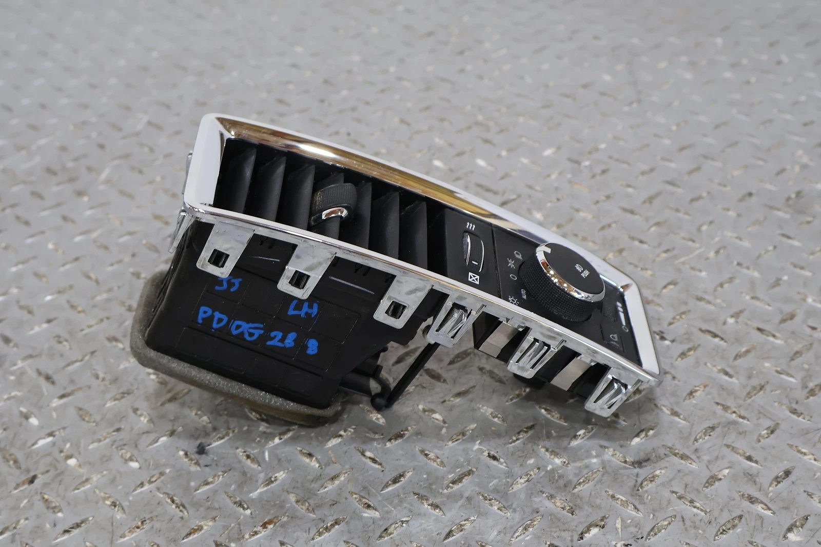 2013 Ram 1500- Headlight Switch