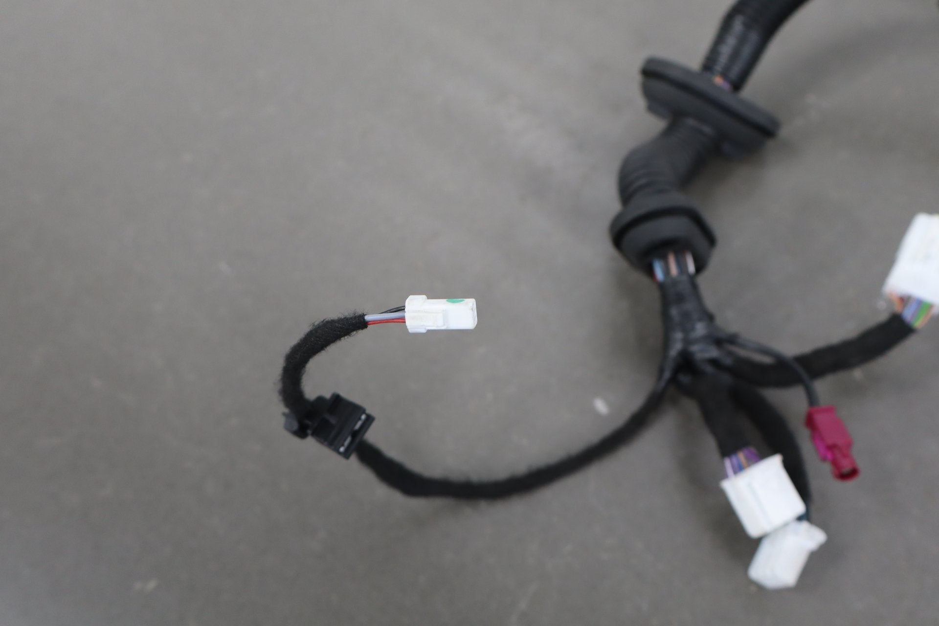 2013 Tesla Model S Door Wiring Harness 1004419-90-g OEM