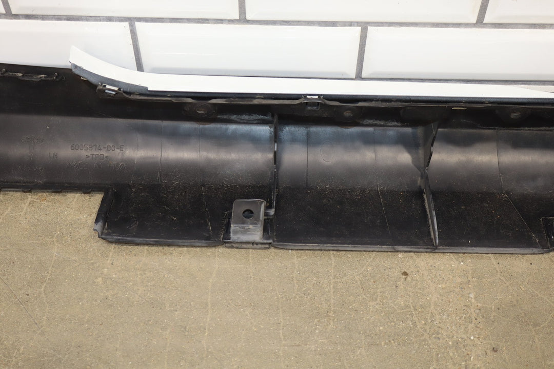 2013 Tesla Model S P85 Left Rocker Molding Pearl White PPSW