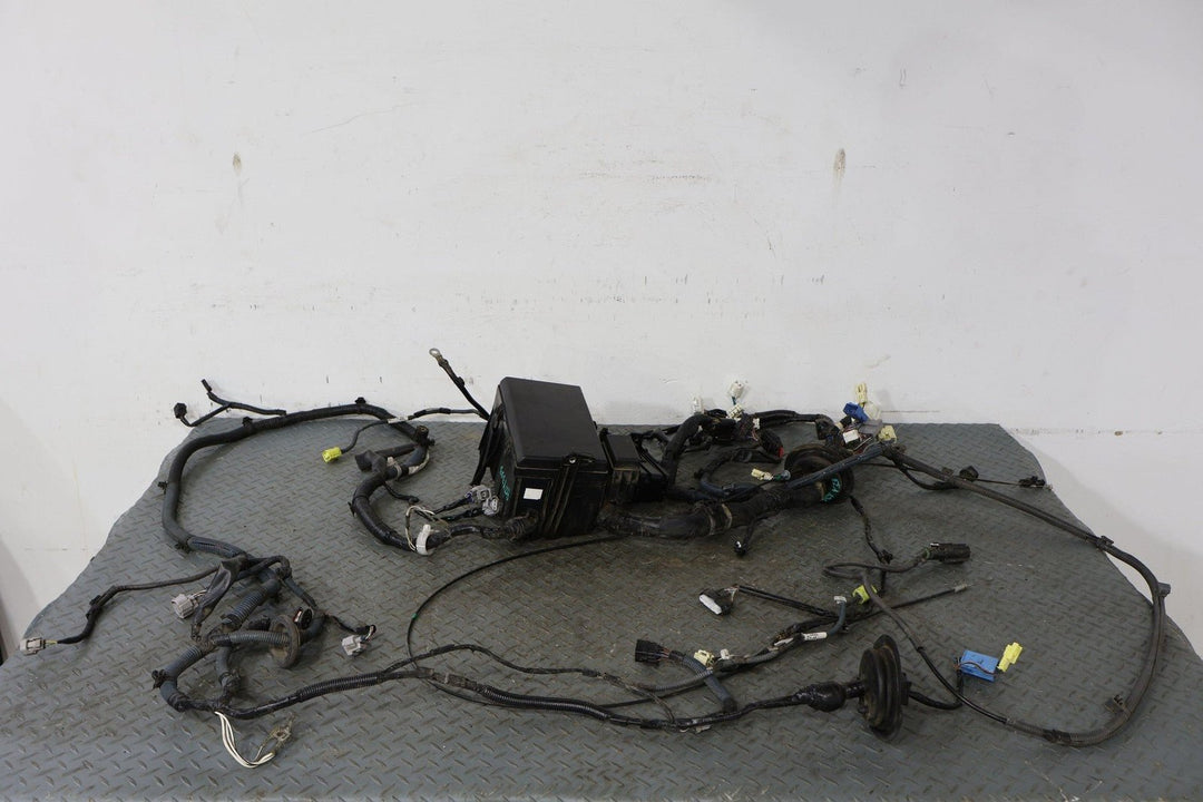 2013 Toyota FJ Cruiser Engine Fuse Box & Harness