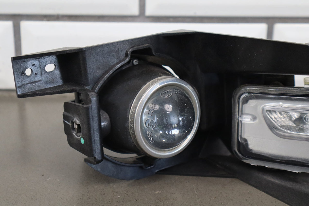 2014-16 Jeep Grand Cherokee SRT Right Fog Marker Light Assembly OEM